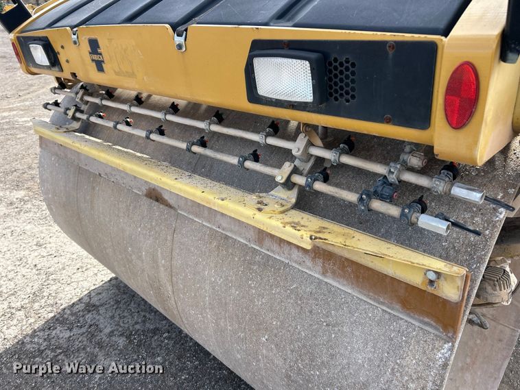 image for item ET6895 2018 Caterpillar CB15 double drum vibratory roller
