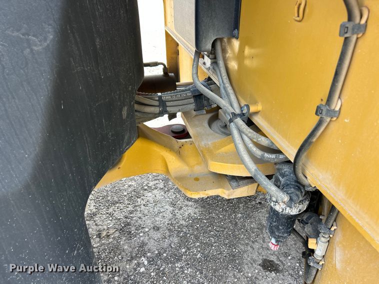 image for item ET6895 2018 Caterpillar CB15 double drum vibratory roller