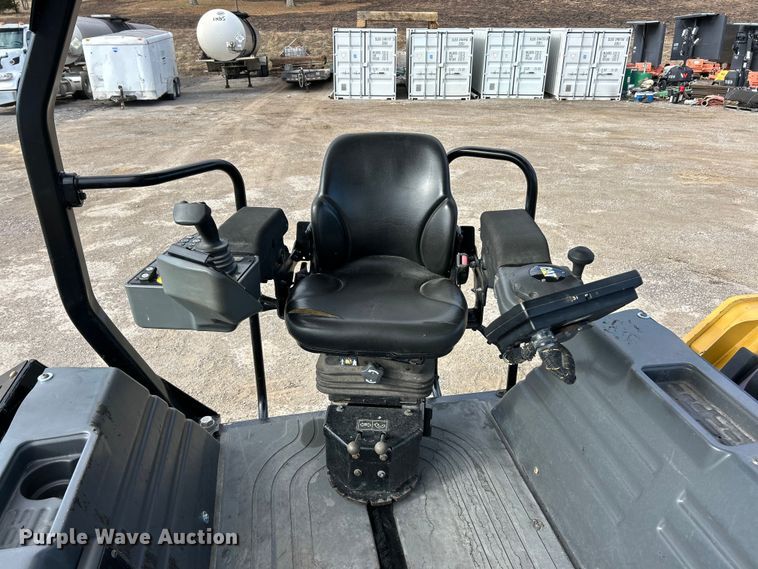 image for item ET6895 2018 Caterpillar CB15 double drum vibratory roller