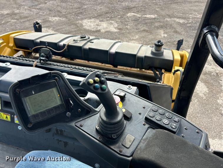 image for item ET6895 2018 Caterpillar CB15 double drum vibratory roller