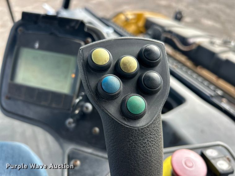 image for item ET6895 2018 Caterpillar CB15 double drum vibratory roller