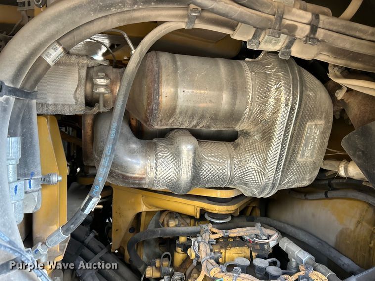 image for item ET6895 2018 Caterpillar CB15 double drum vibratory roller