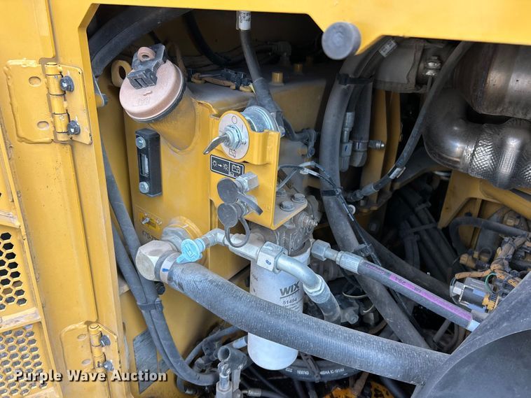 image for item ET6895 2018 Caterpillar CB15 double drum vibratory roller