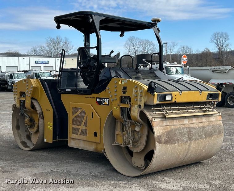 image for item ET6896 2018 Caterpillar CB15 double drum vibratory roller
