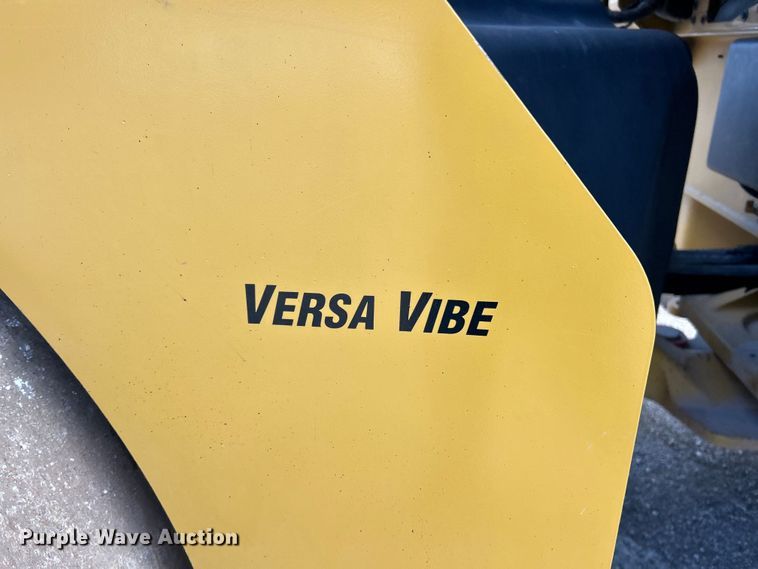 image for item ET6896 2018 Caterpillar CB15 double drum vibratory roller