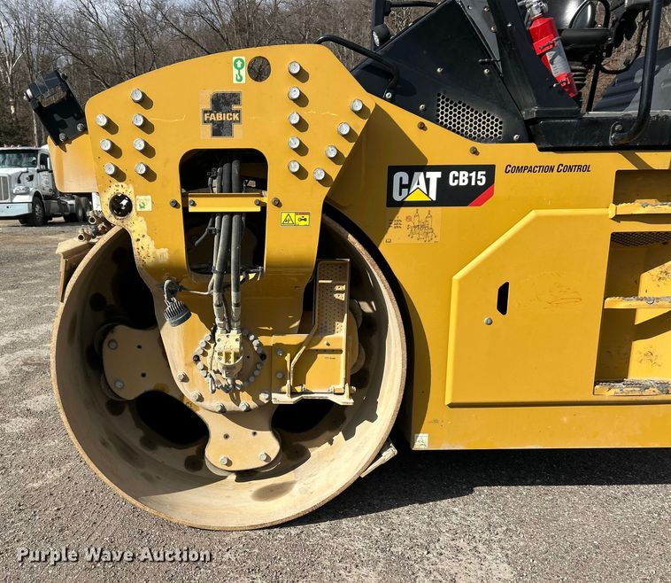 image for item ET6896 2018 Caterpillar CB15 double drum vibratory roller