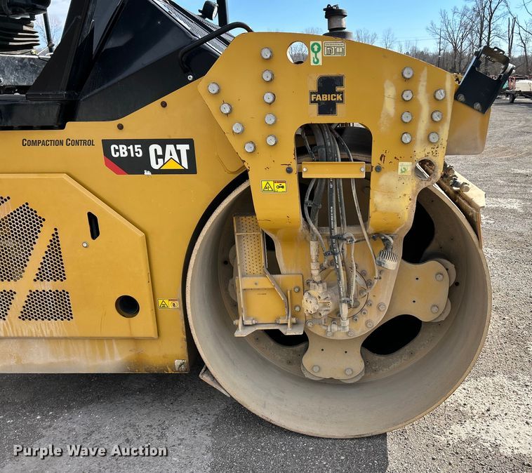 image for item ET6896 2018 Caterpillar CB15 double drum vibratory roller