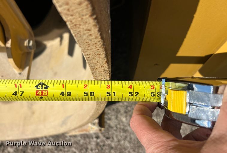 image for item ET6896 2018 Caterpillar CB15 double drum vibratory roller