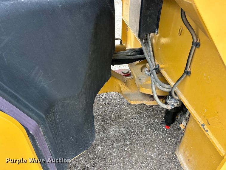 image for item ET6896 2018 Caterpillar CB15 double drum vibratory roller