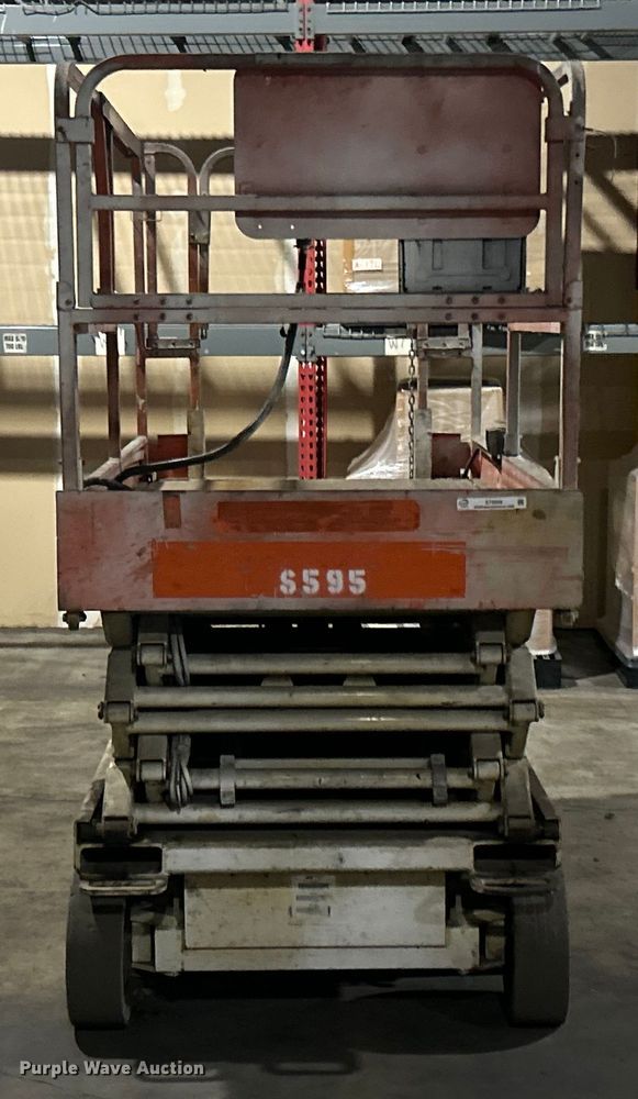 image for item ET6928 JLG 2646E2 scissor lift