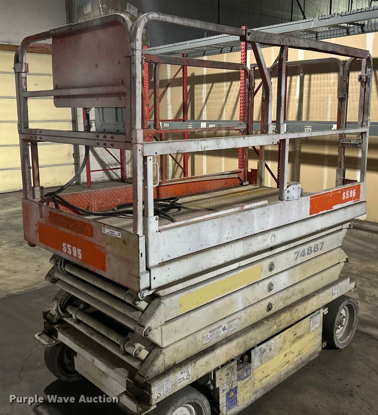 image for item ET6928 JLG 2646E2 scissor lift