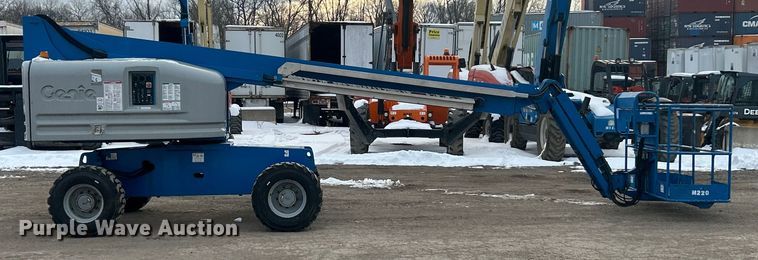 image for item ET6929 2005 Genie S-45 boom lift