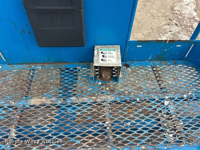 image for item ET6929 2005 Genie S-45 boom lift