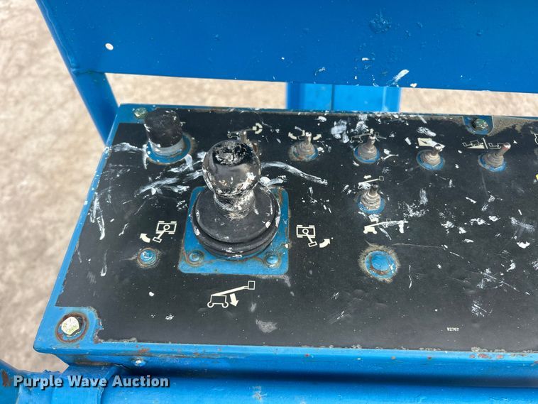 image for item ET6929 2005 Genie S-45 boom lift