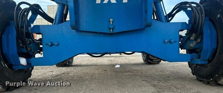 image for item ET6929 2005 Genie S-45 boom lift