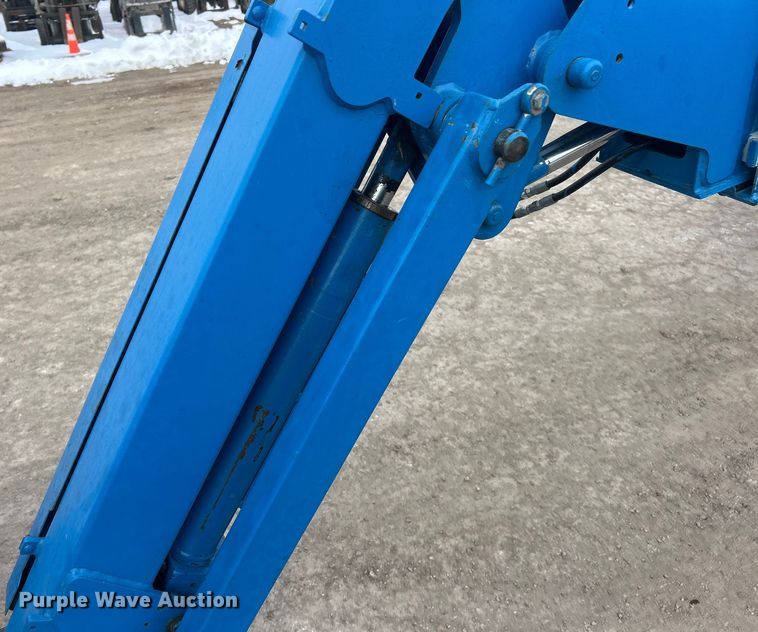 image for item ET6929 2005 Genie S-45 boom lift