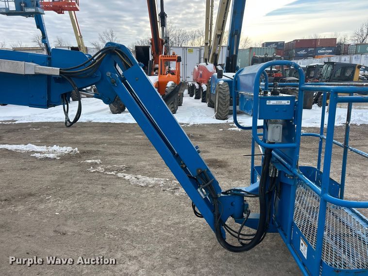 image for item ET6929 2005 Genie S-45 boom lift