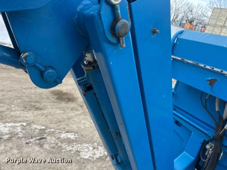 image for item ET6929 2005 Genie S-45 boom lift