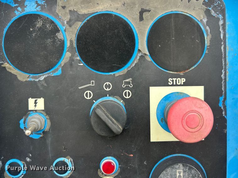 image for item ET6929 2005 Genie S-45 boom lift