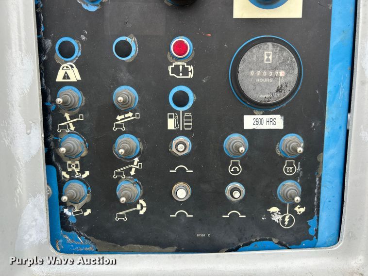 image for item ET6929 2005 Genie S-45 boom lift