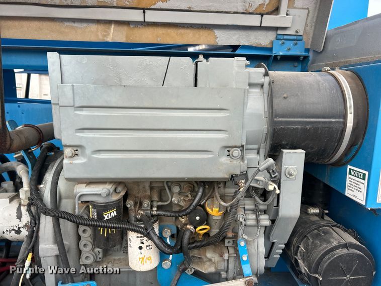 image for item ET6929 2005 Genie S-45 boom lift