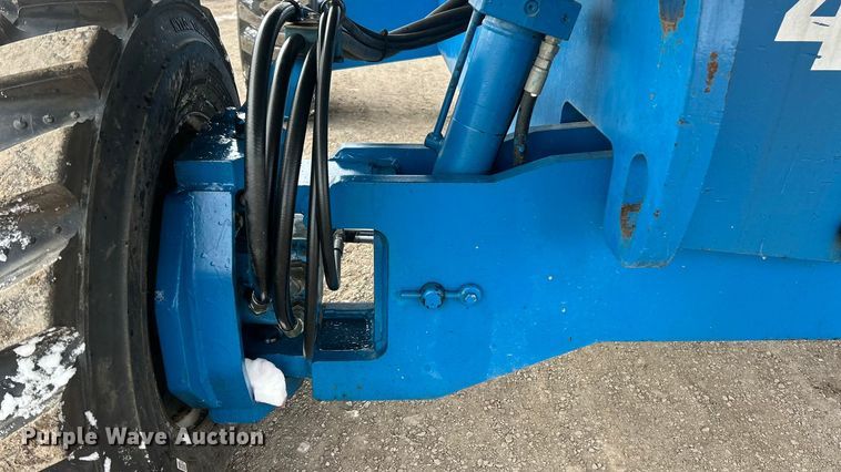 image for item ET6929 2005 Genie S-45 boom lift