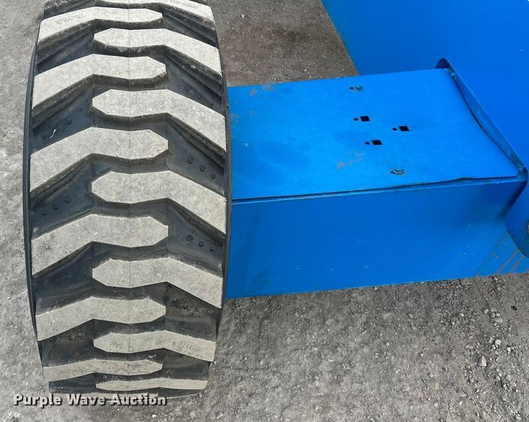 image for item ET6929 2005 Genie S-45 boom lift