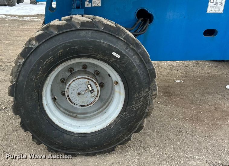 image for item ET6929 2005 Genie S-45 boom lift