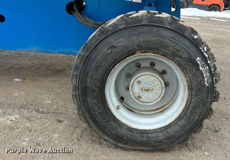 image for item ET6929 2005 Genie S-45 boom lift