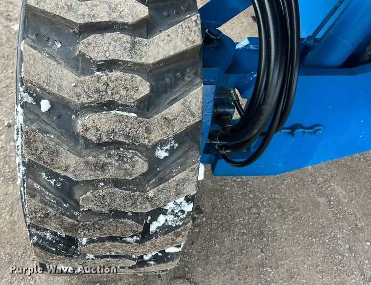 image for item ET6929 2005 Genie S-45 boom lift