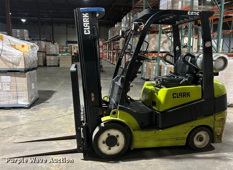 image for item ET6930 Clark C25C forklift
