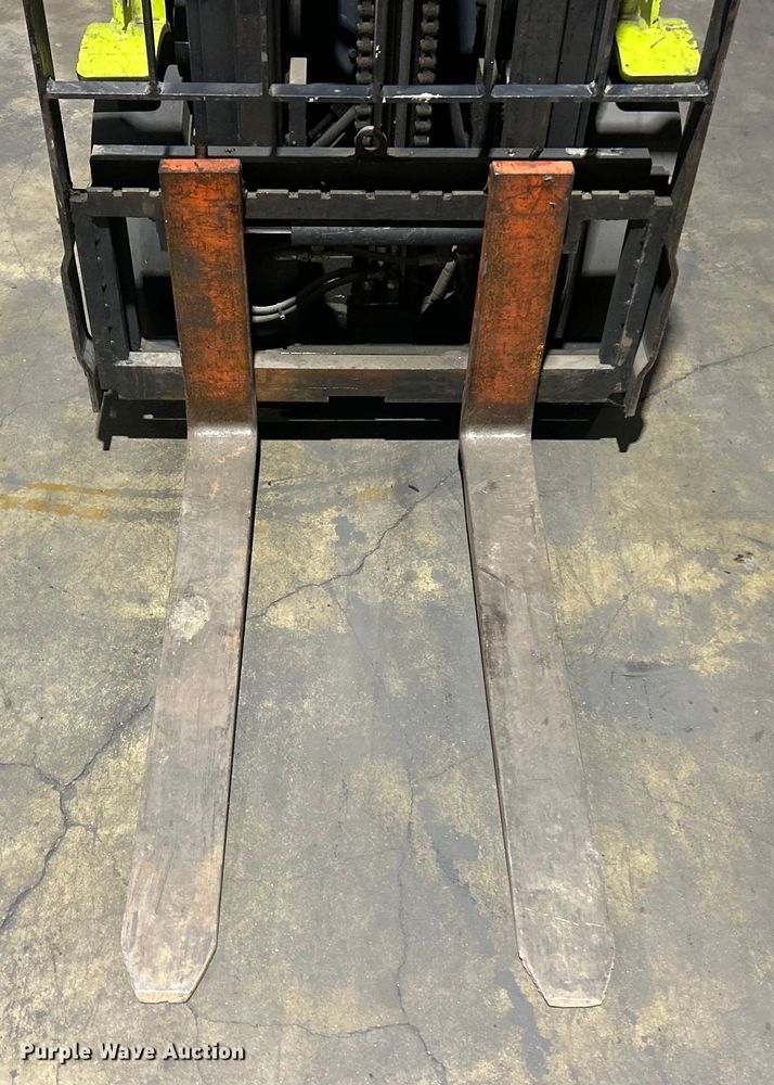 image for item ET6930 Clark C25C forklift