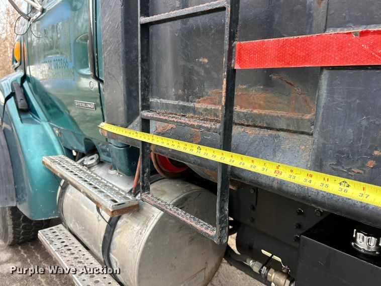 image for item ET6940 1998 Sterling LT9522 dump truck