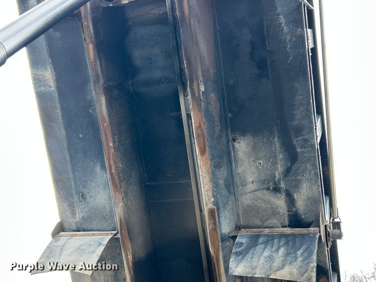 image for item ET6940 1998 Sterling LT9522 dump truck