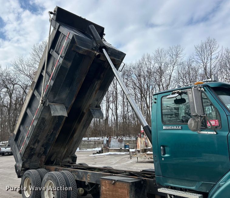 image for item ET6940 1998 Sterling LT9522 dump truck