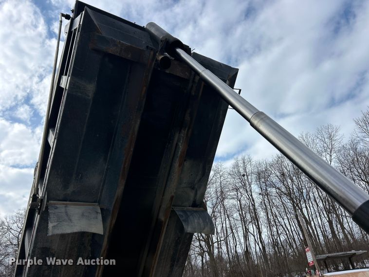 image for item ET6940 1998 Sterling LT9522 dump truck