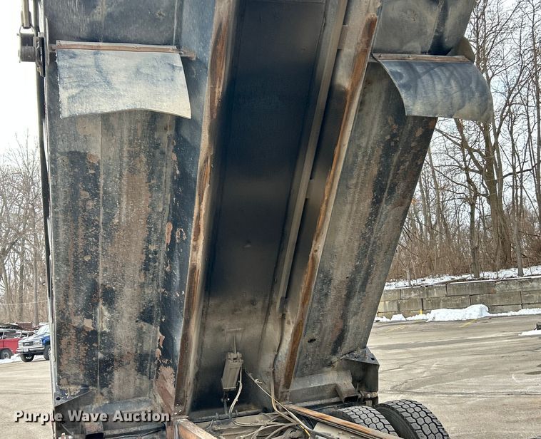 image for item ET6940 1998 Sterling LT9522 dump truck