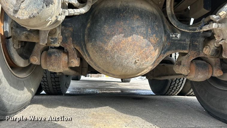 image for item ET6940 1998 Sterling LT9522 dump truck