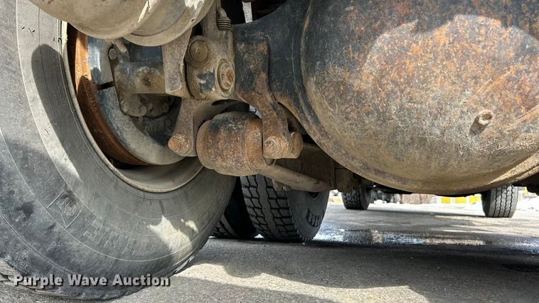 image for item ET6940 1998 Sterling LT9522 dump truck