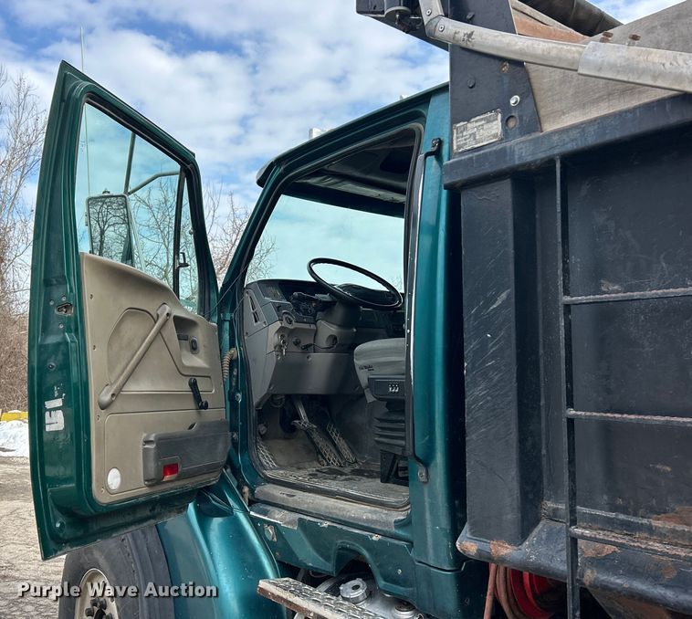 image for item ET6940 1998 Sterling LT9522 dump truck