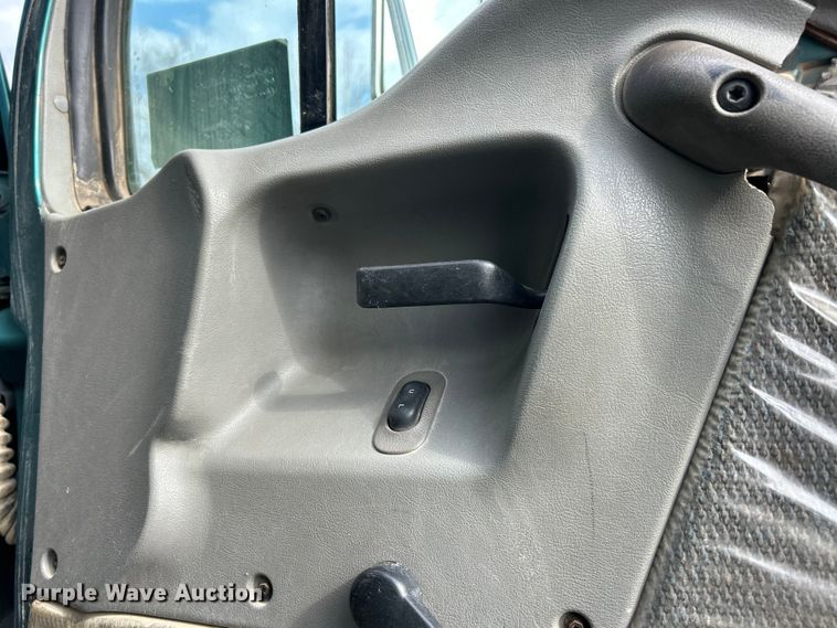 image for item ET6940 1998 Sterling LT9522 dump truck