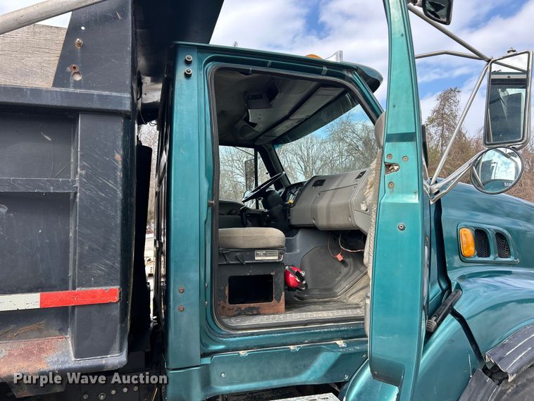 image for item ET6940 1998 Sterling LT9522 dump truck