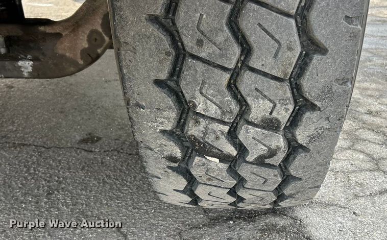 image for item ET6940 1998 Sterling LT9522 dump truck