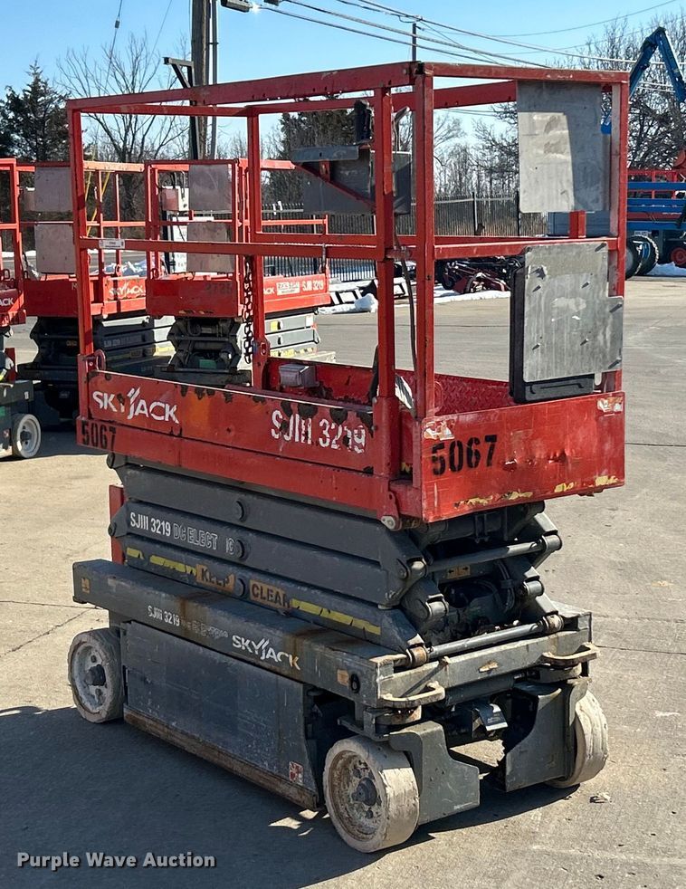 image for item ET6942 2008 Skyjack SJ III 3219 scissor lift