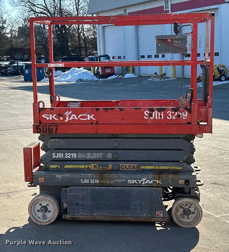 image for item ET6942 2008 Skyjack SJ III 3219 scissor lift