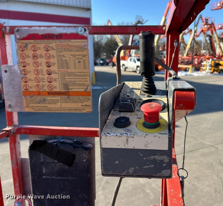 image for item ET6942 2008 Skyjack SJ III 3219 scissor lift