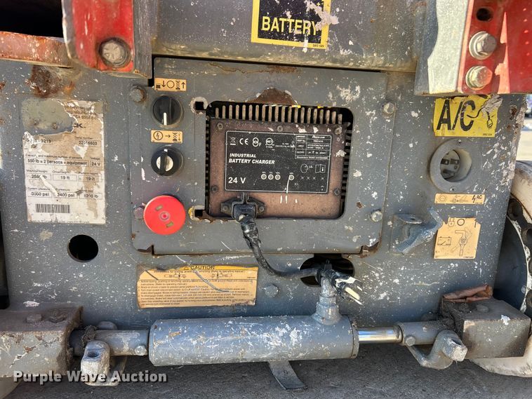 image for item ET6942 2008 Skyjack SJ III 3219 scissor lift