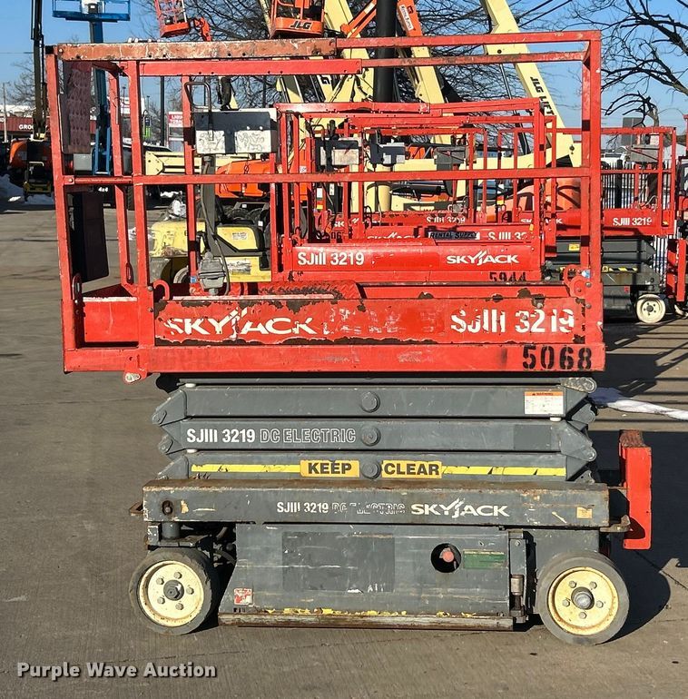 image for item ET6943 2008 SkyJack SJIII 3219 scissor lift