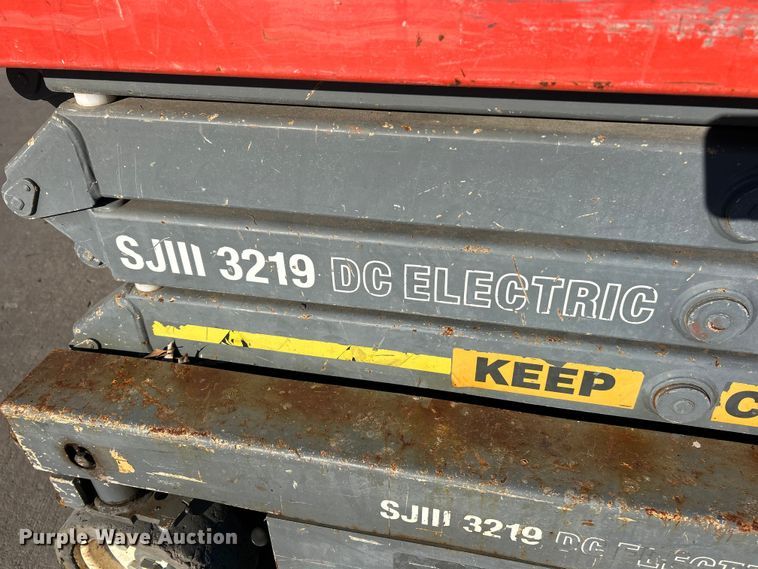 image for item ET6943 2008 SkyJack SJIII 3219 scissor lift