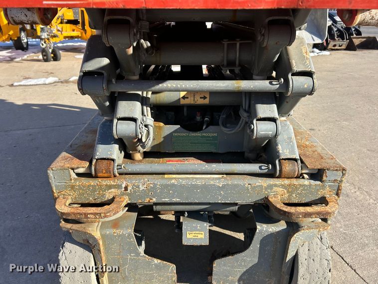 image for item ET6943 2008 SkyJack SJIII 3219 scissor lift